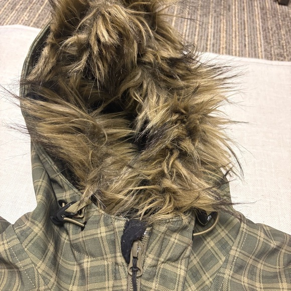 Jack Wolfskin Womens Small Green Winter Thick Sherpa Lined Fur Hood Jacket Parka - Picture 4 of 8